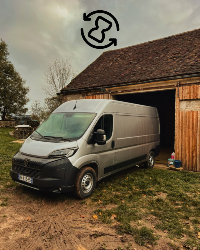Photo du Peugeot Boxer en cours d'aménagement